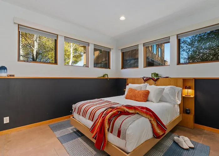 Abode At Alpenglow Holiday home *